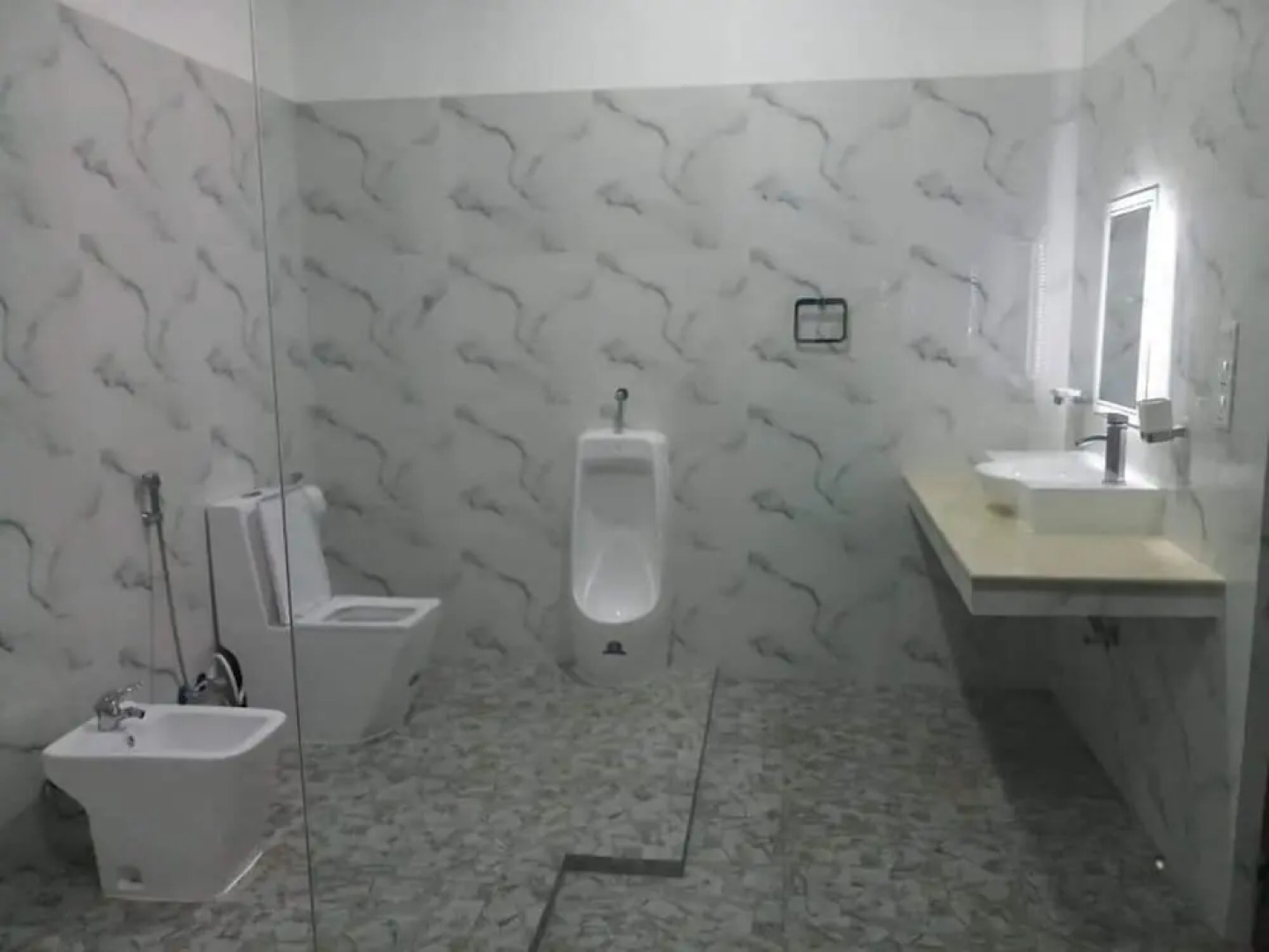 Mangroven River View Hotel