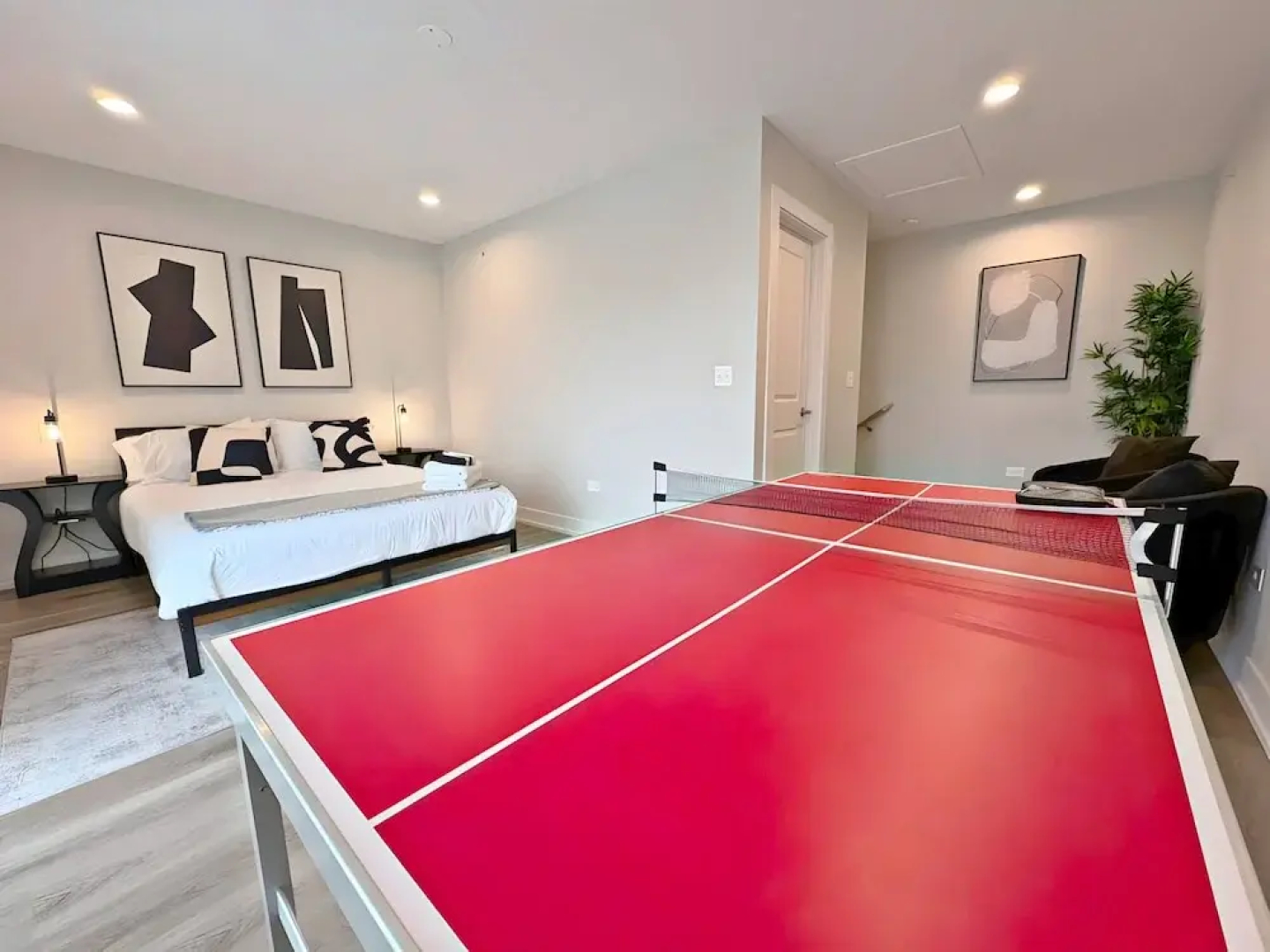 Modern 4BR with Parking - WV rep 4