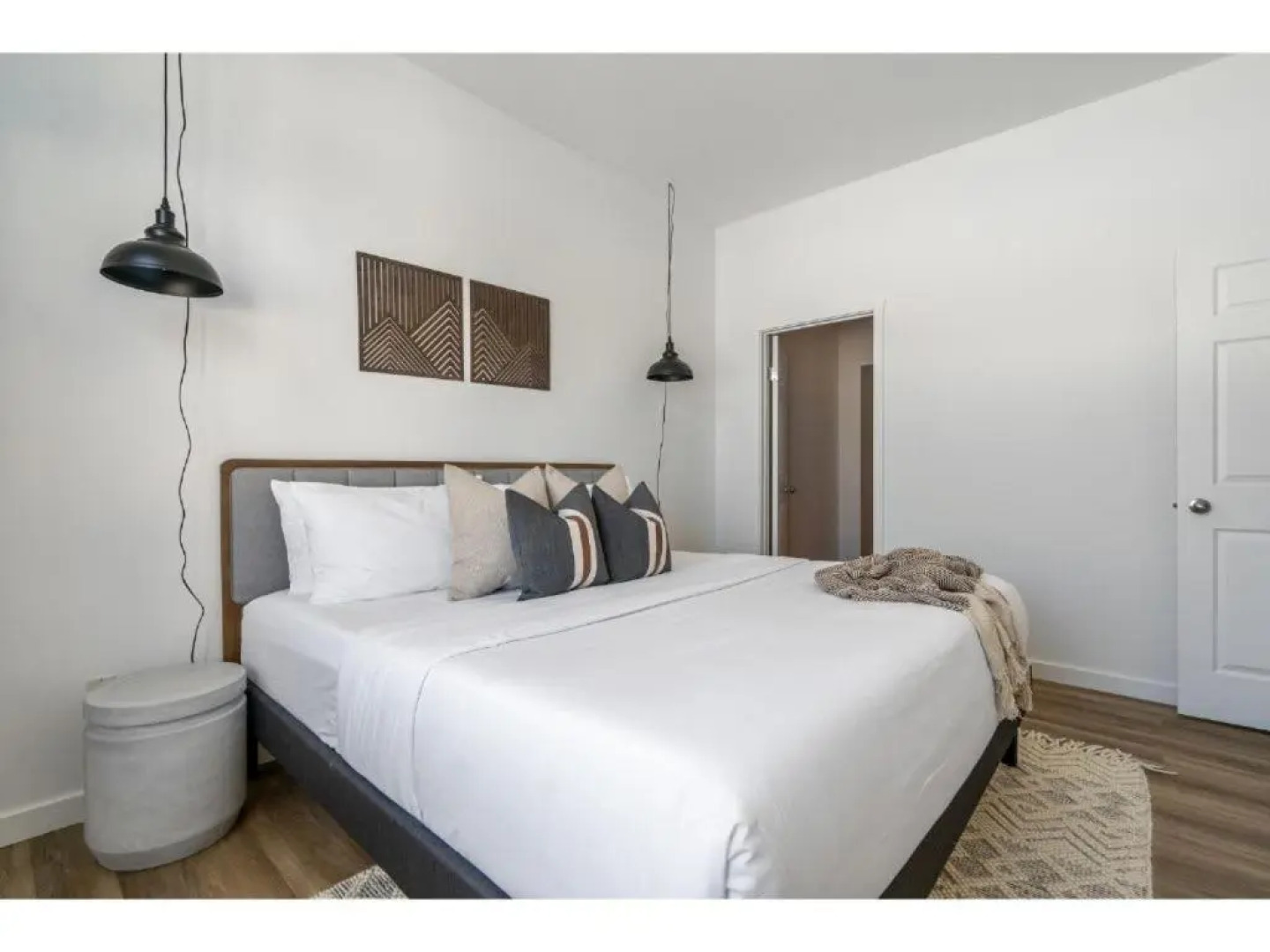 The Grizzly House I Sleep 7 I Patio & BBQ I 55 TV