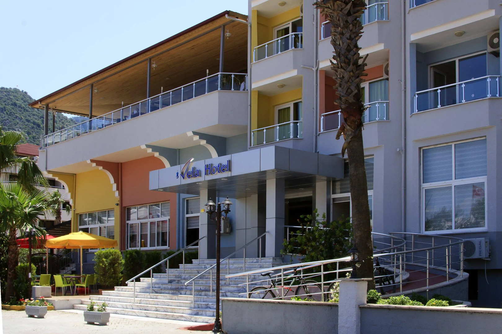 Vela Hotel