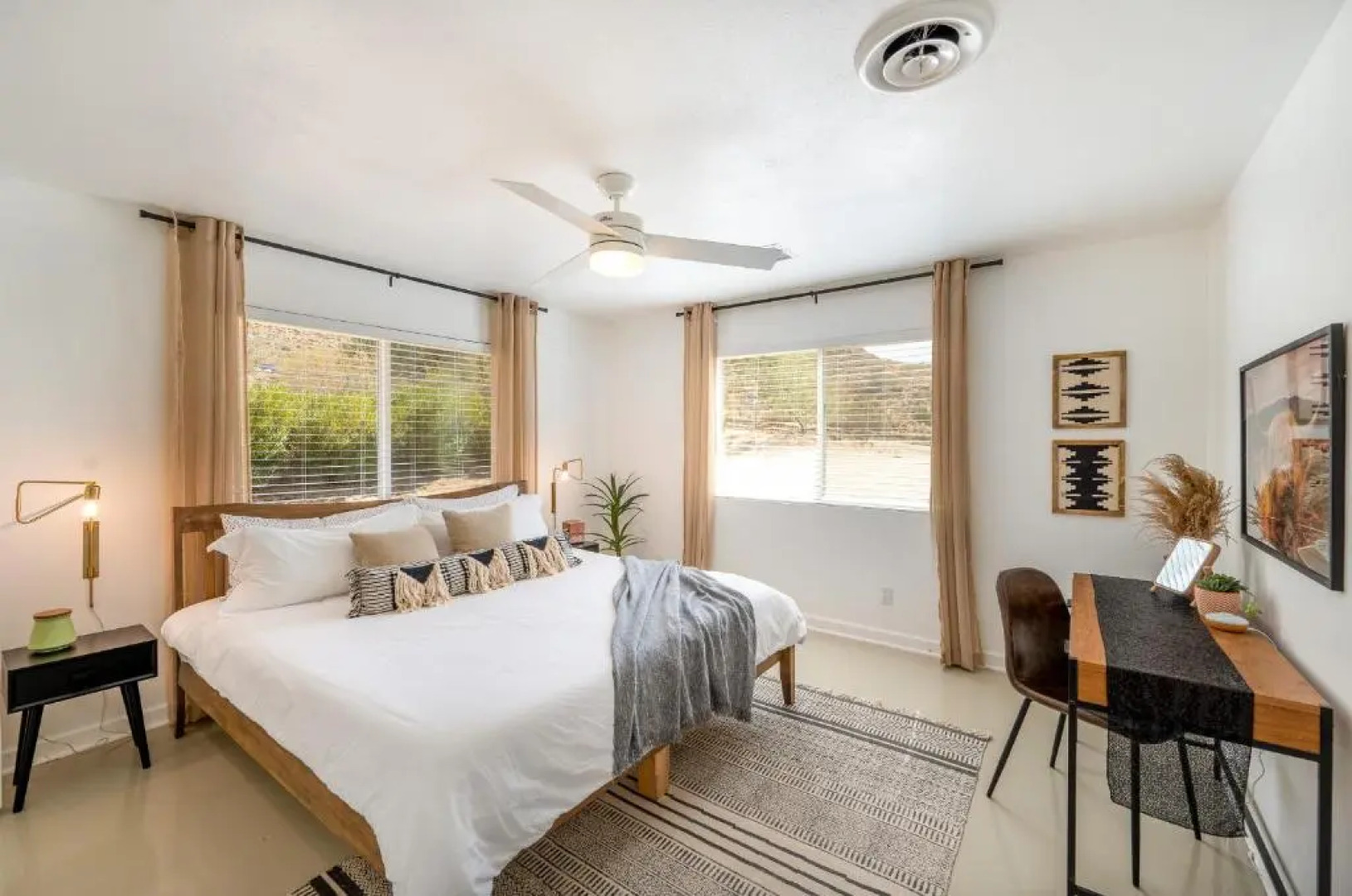 The Full Moon, Joshua Tree: Hot Tub, Sauna, Views