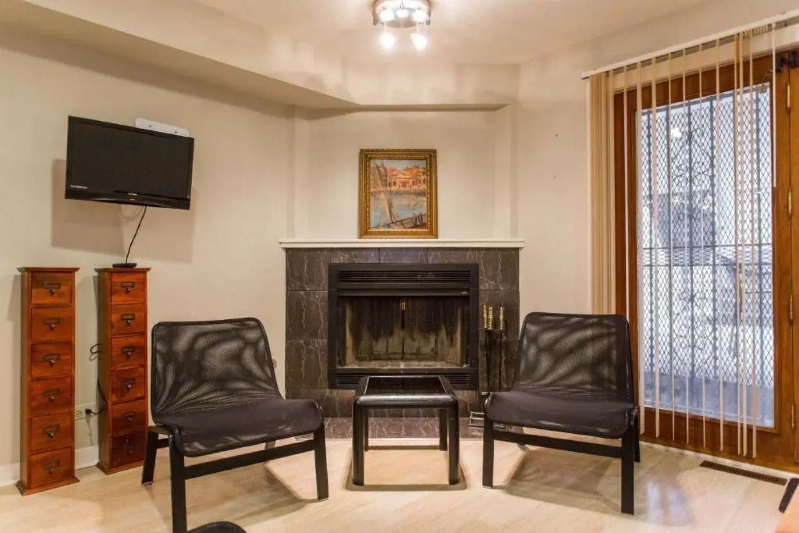 Old Town-Gold Coast Amazing 3 br Home/ Free Parking/ Breakfast/ Backyard/ Walk Everywhere/ Pets OK