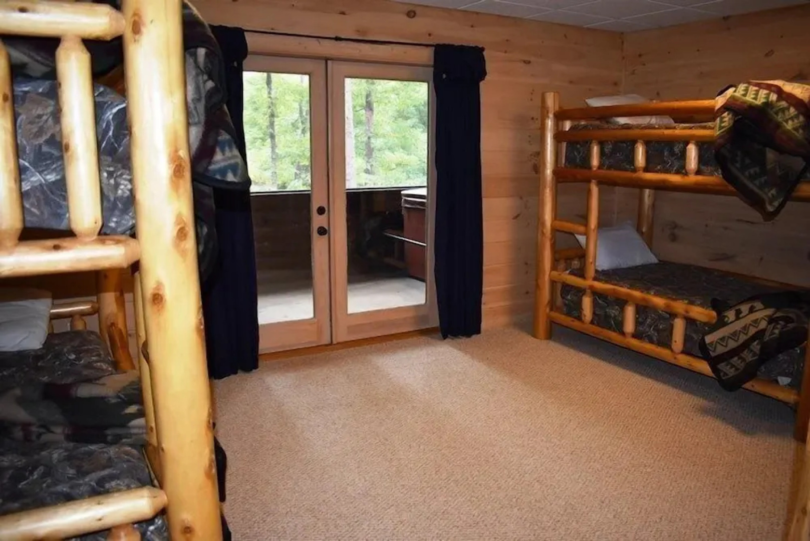 The Three Bear Lodge in Blue Ridge