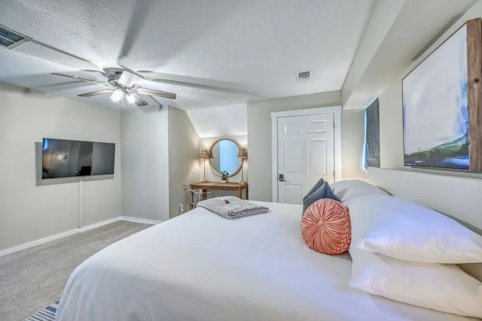 Sunday Abode on Wine Trail 5 Min to Heart of Main