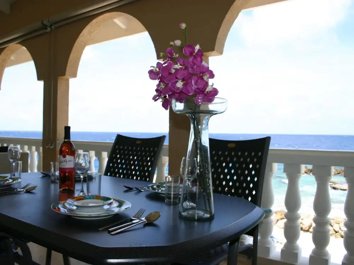 Sea-view Apartment in Mambo Beach Near Seaaquarium