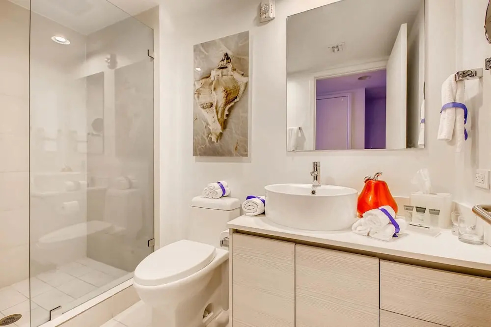 Hallandale Suites by 1stHomeRent