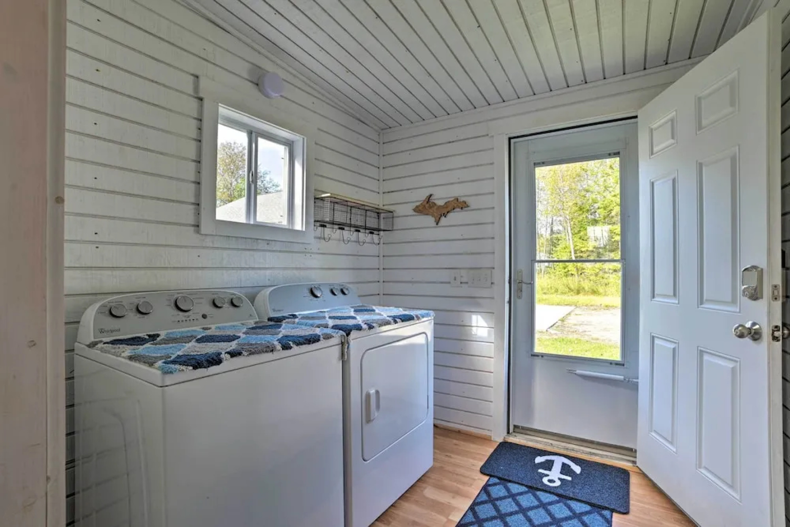 Cozy Cedarville Cottage - Walk to Lake Huron!