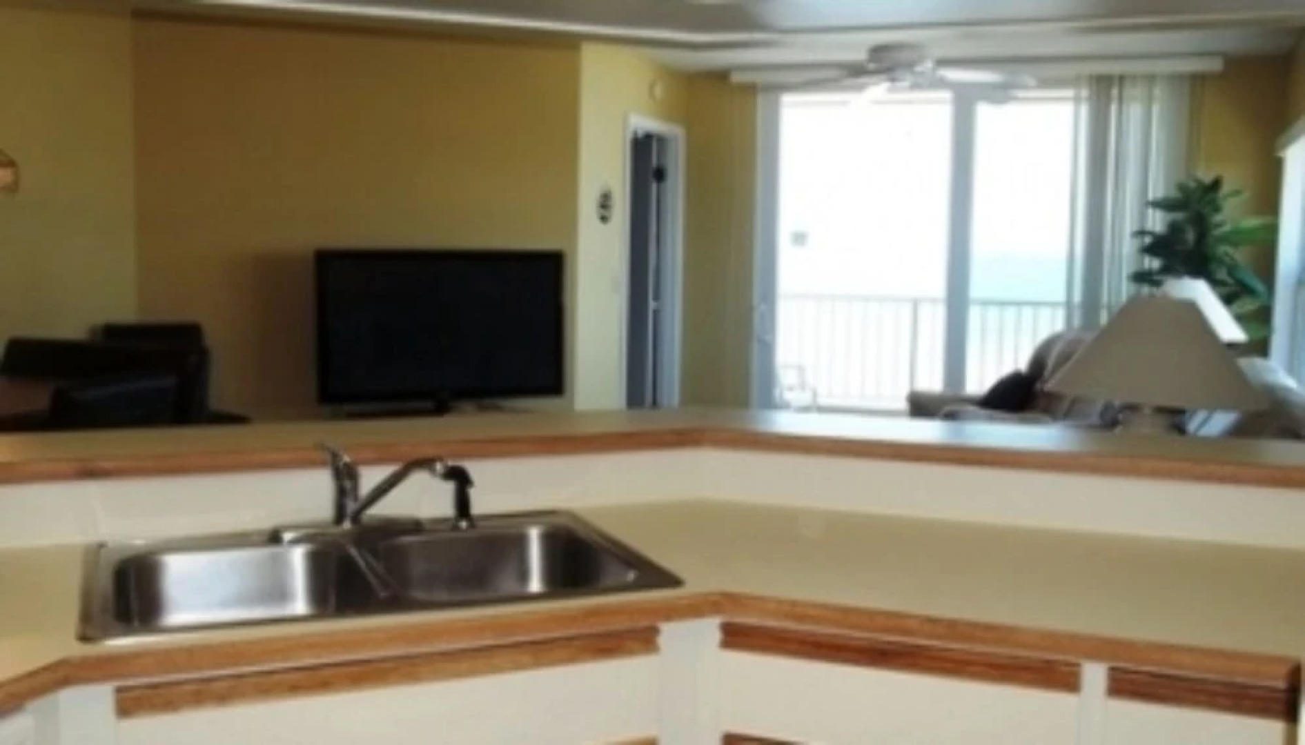 2 BR 2 BA - Traffic Free Beach - South Point Condominiums 611