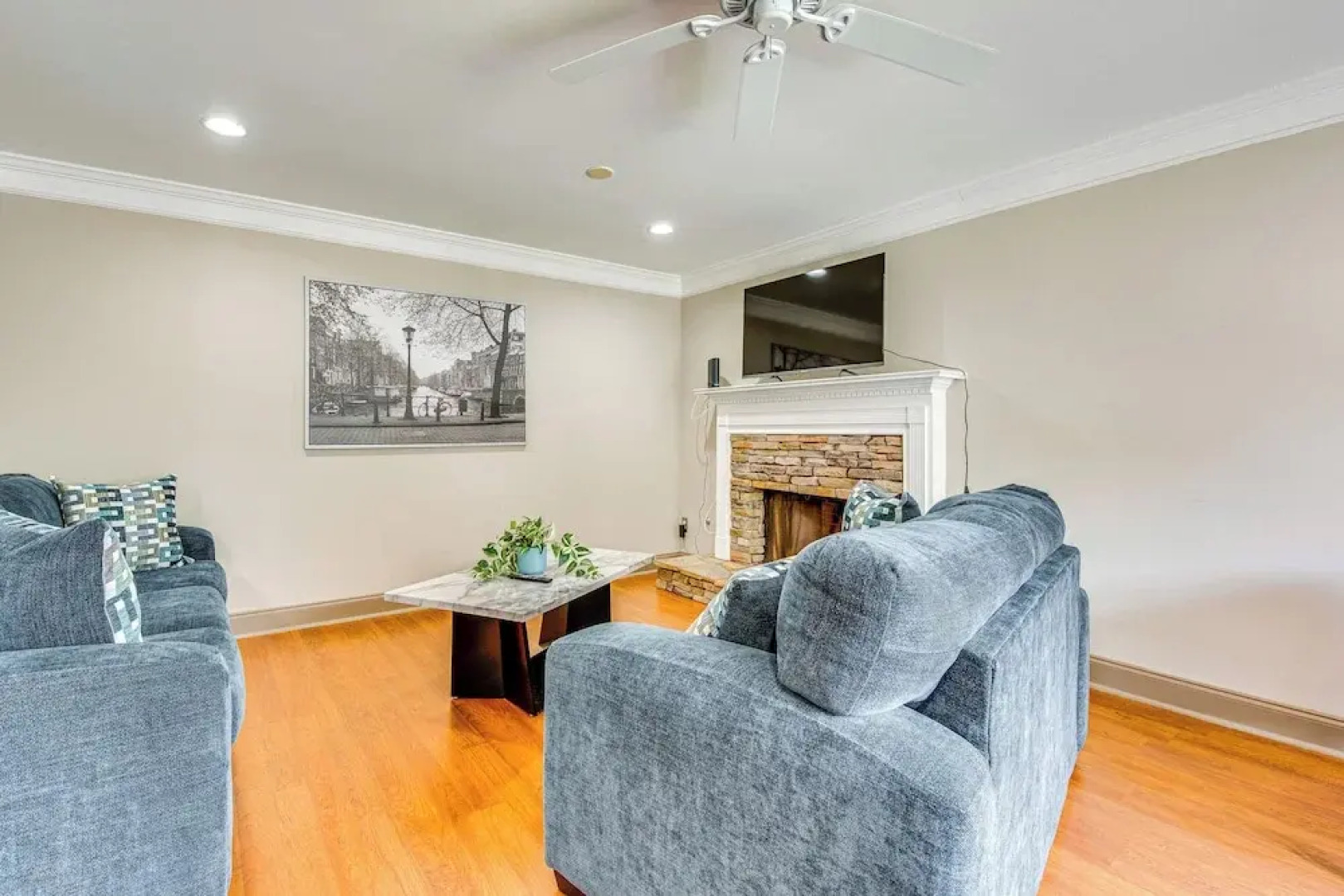 5 Mi to Lake Acworth: Georgia Gem w/ Private Patio