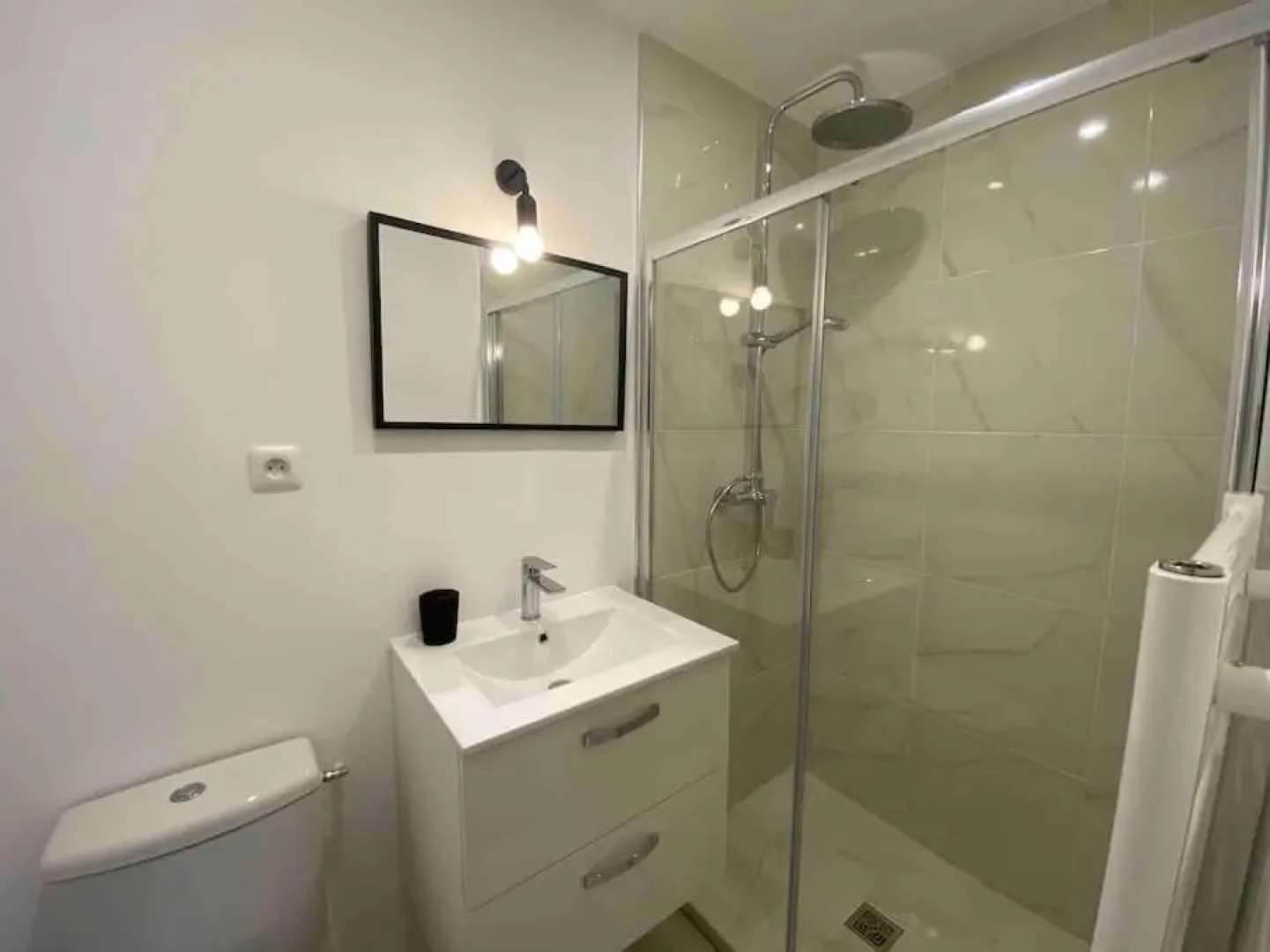 Joli Appart STREET ART Parc Asterix, Chantilly, Aéroport Charles de Gaulle