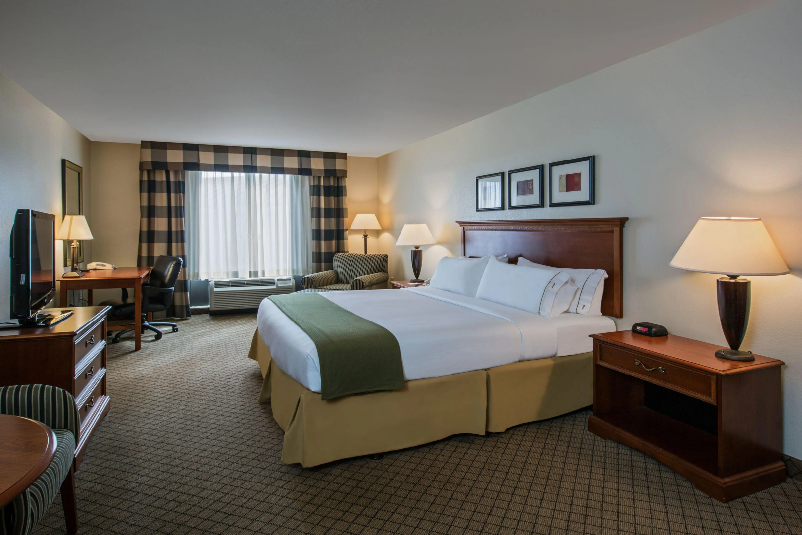 Holiday Inn Express & Suites Flowood by IHG