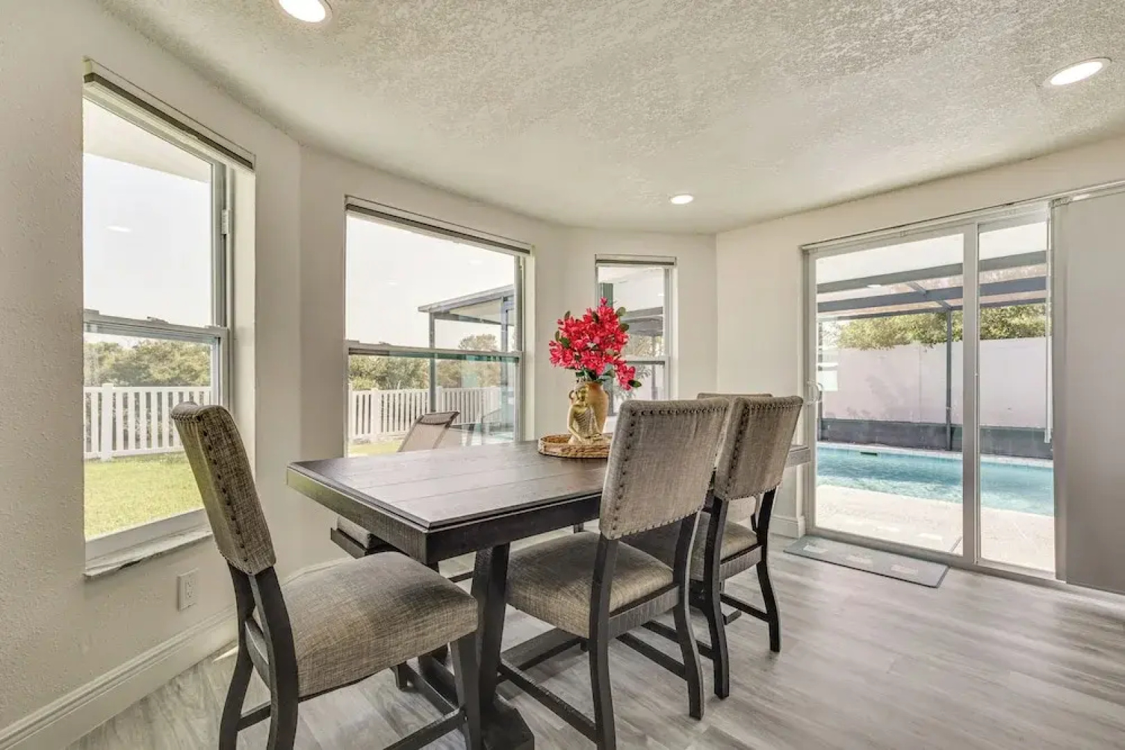 Canal-front Holiday Home Near Beach: Swim & Paddle