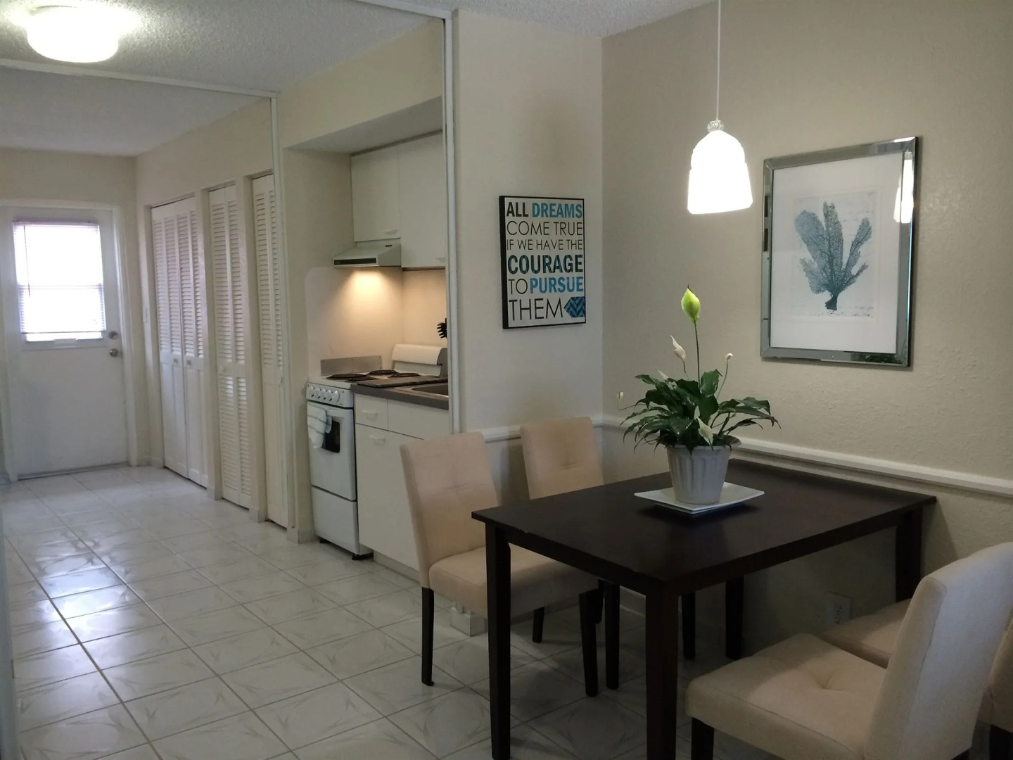 Hollywood by the Sea Hotel