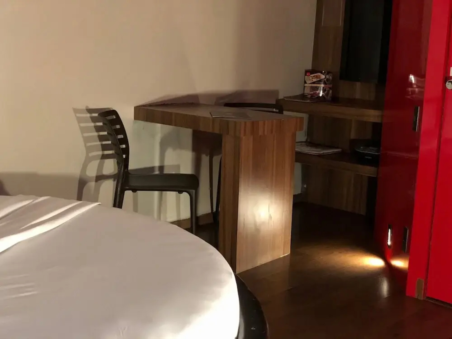 SNOB Motel