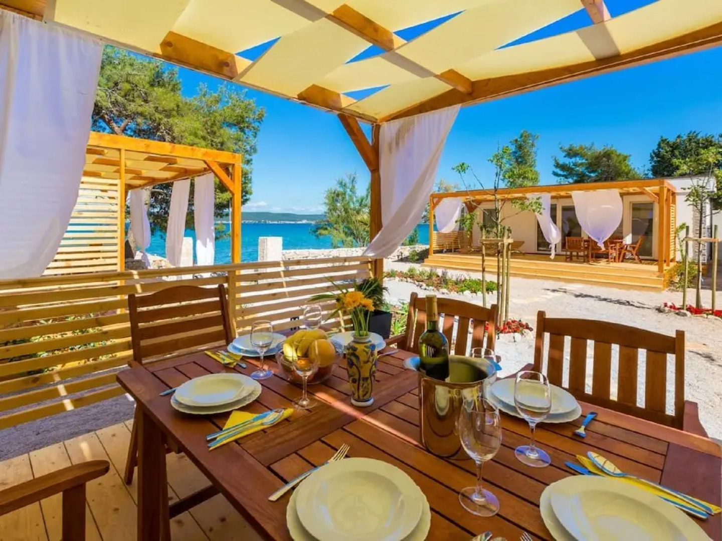 Adorable Home With Private Terrace Near the Beach