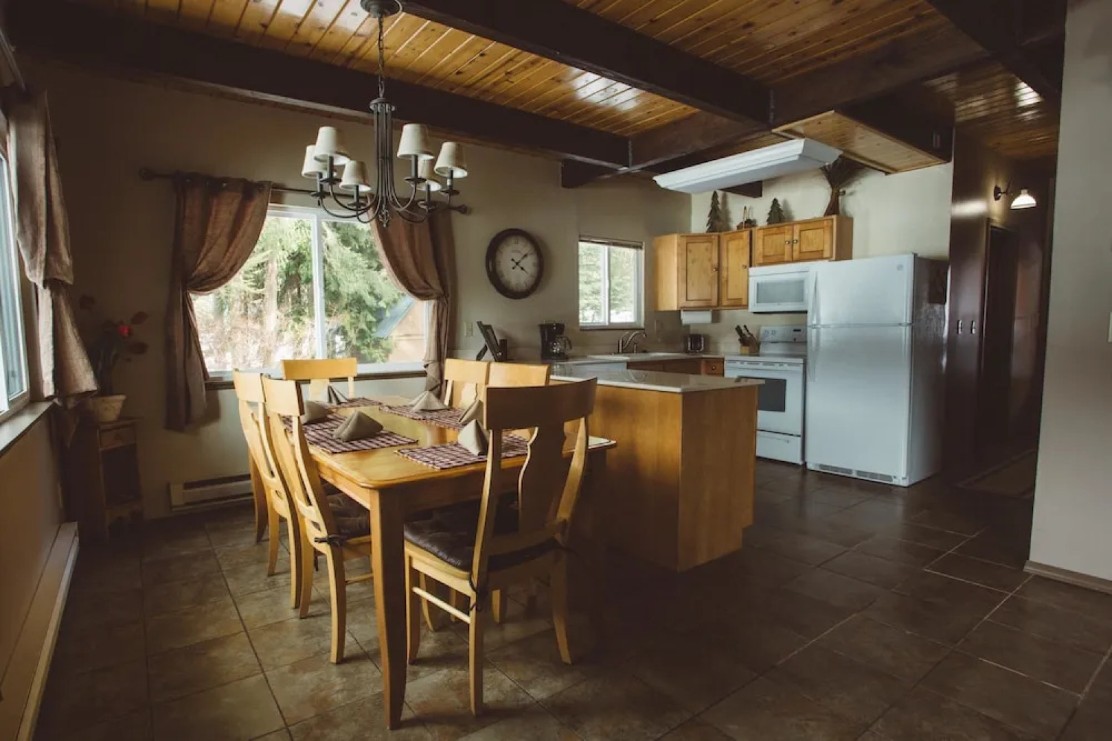 Otter Chalet on Fish Lake Cabin Rental