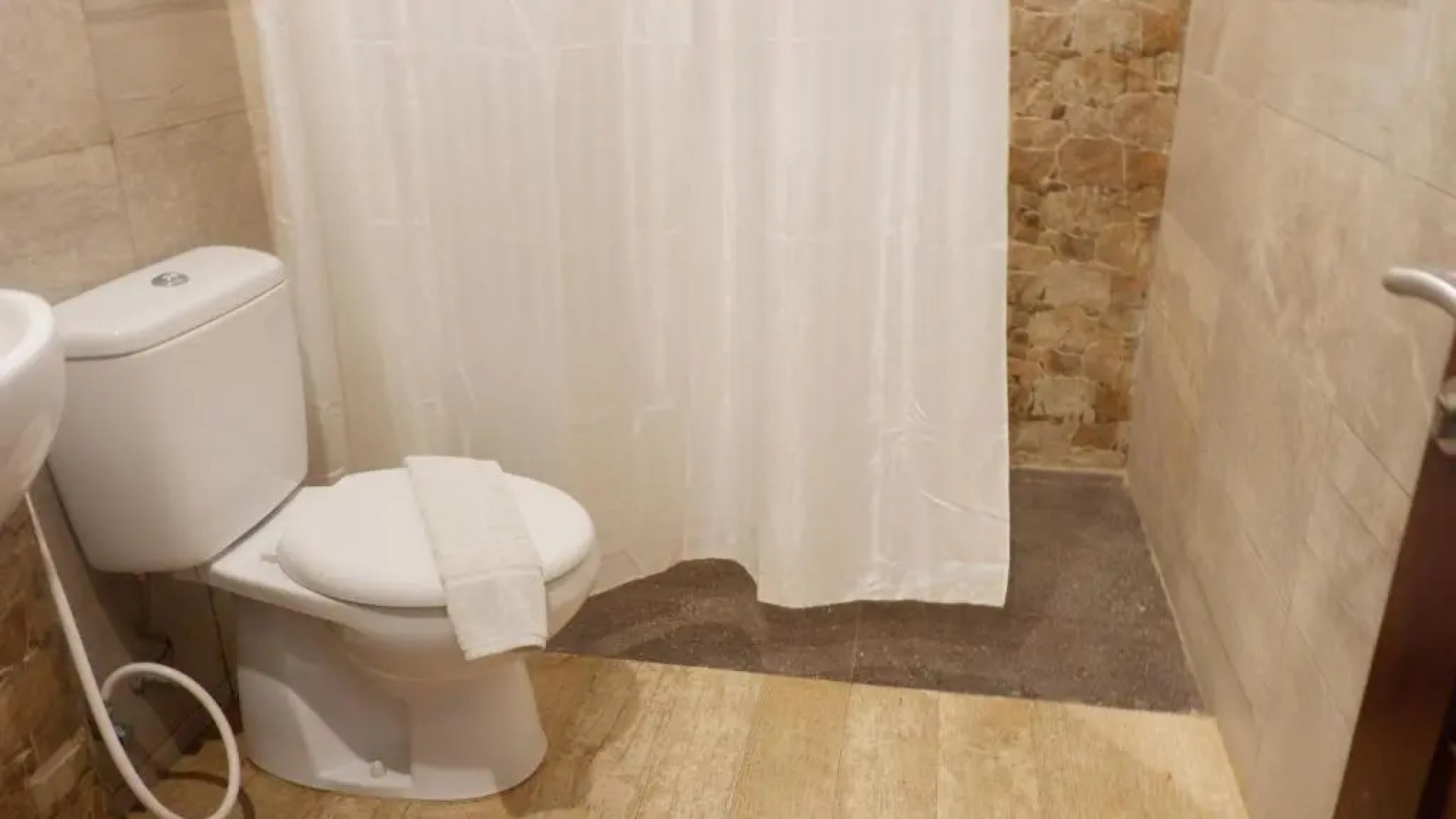 Kasuari Valley Beach Resort