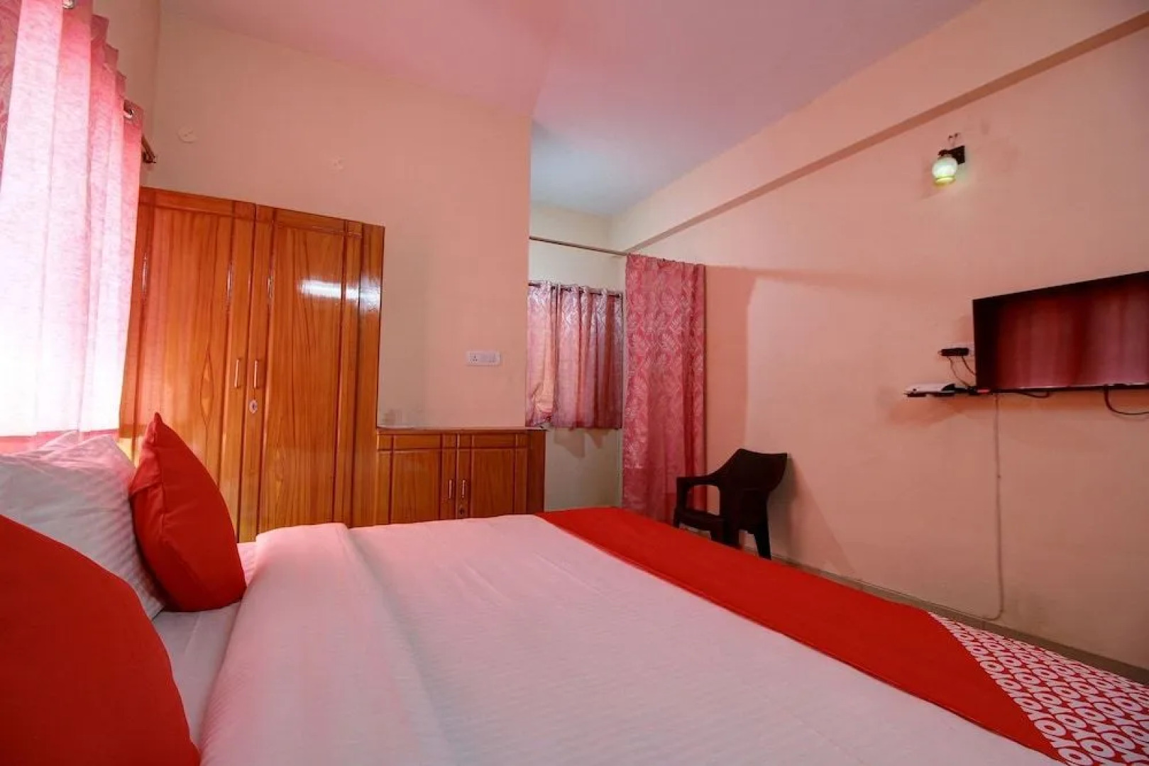 OYO 19110 Annapoorna Residency