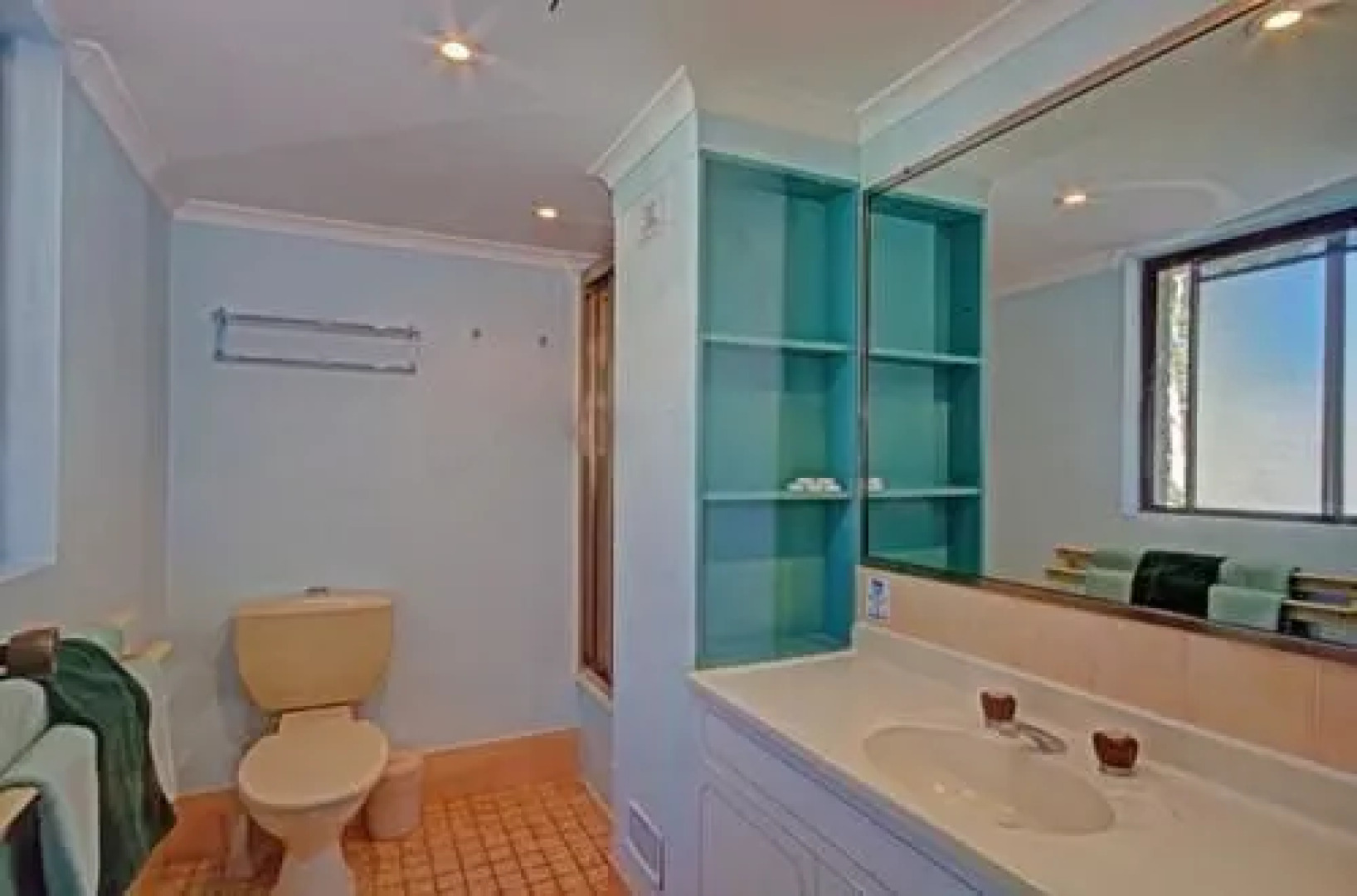 Allamanda Apartments