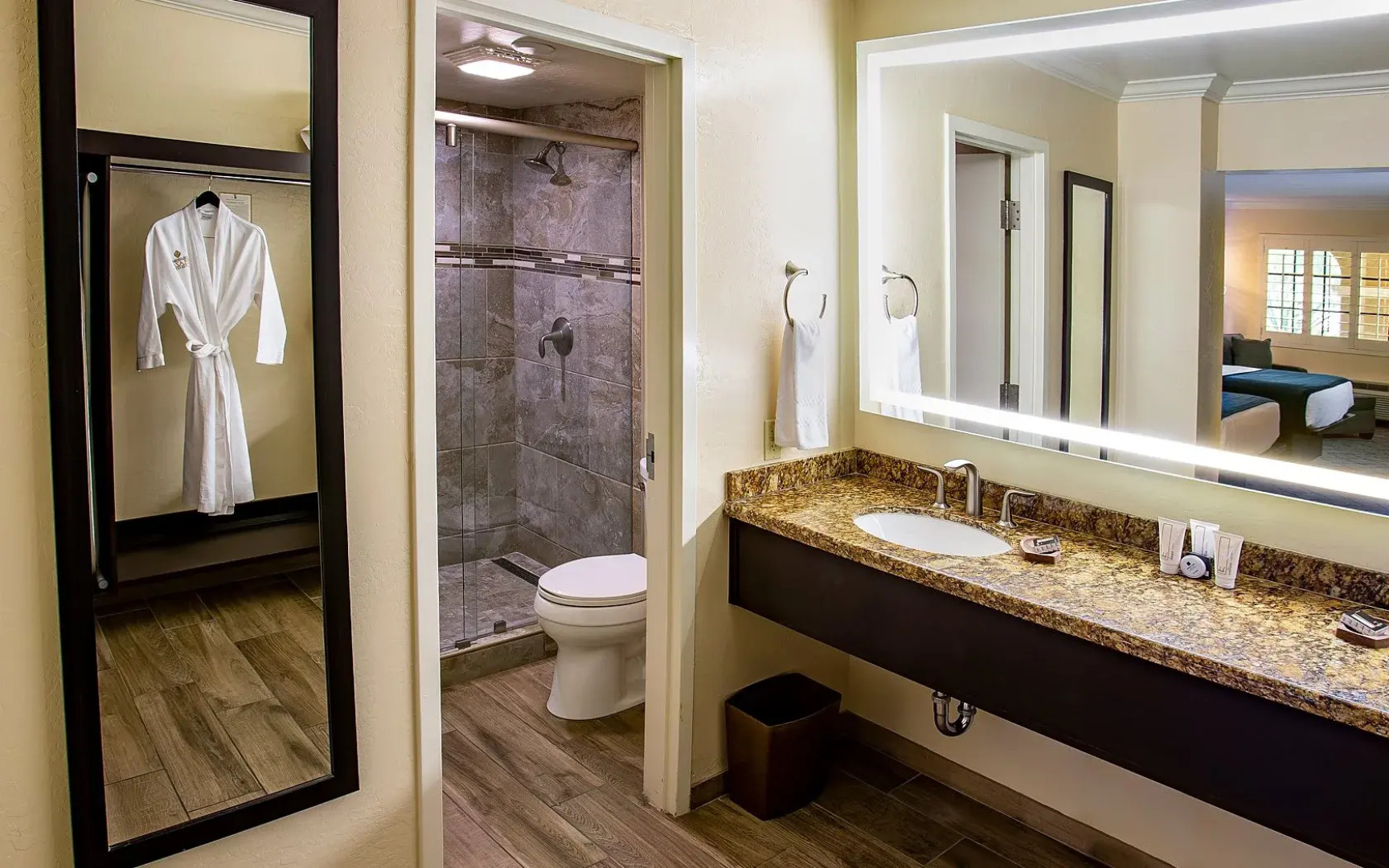 Scottsdale Plaza Resort