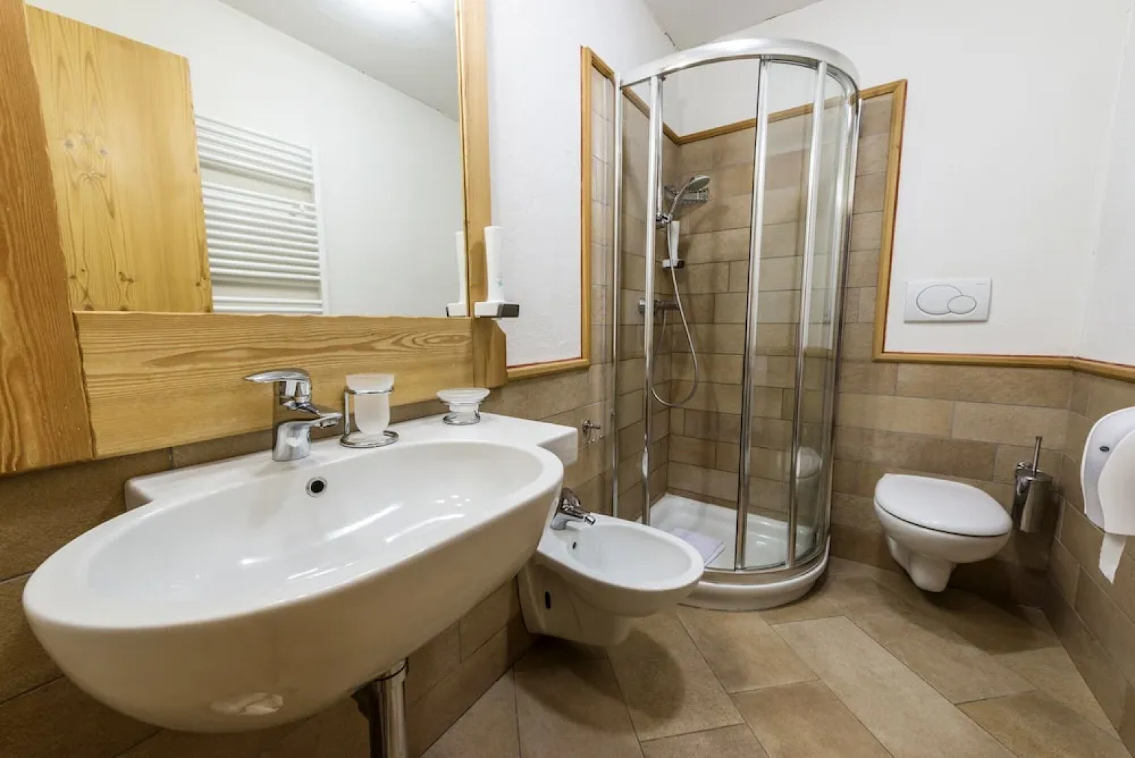 Rifugio Lago Nambino