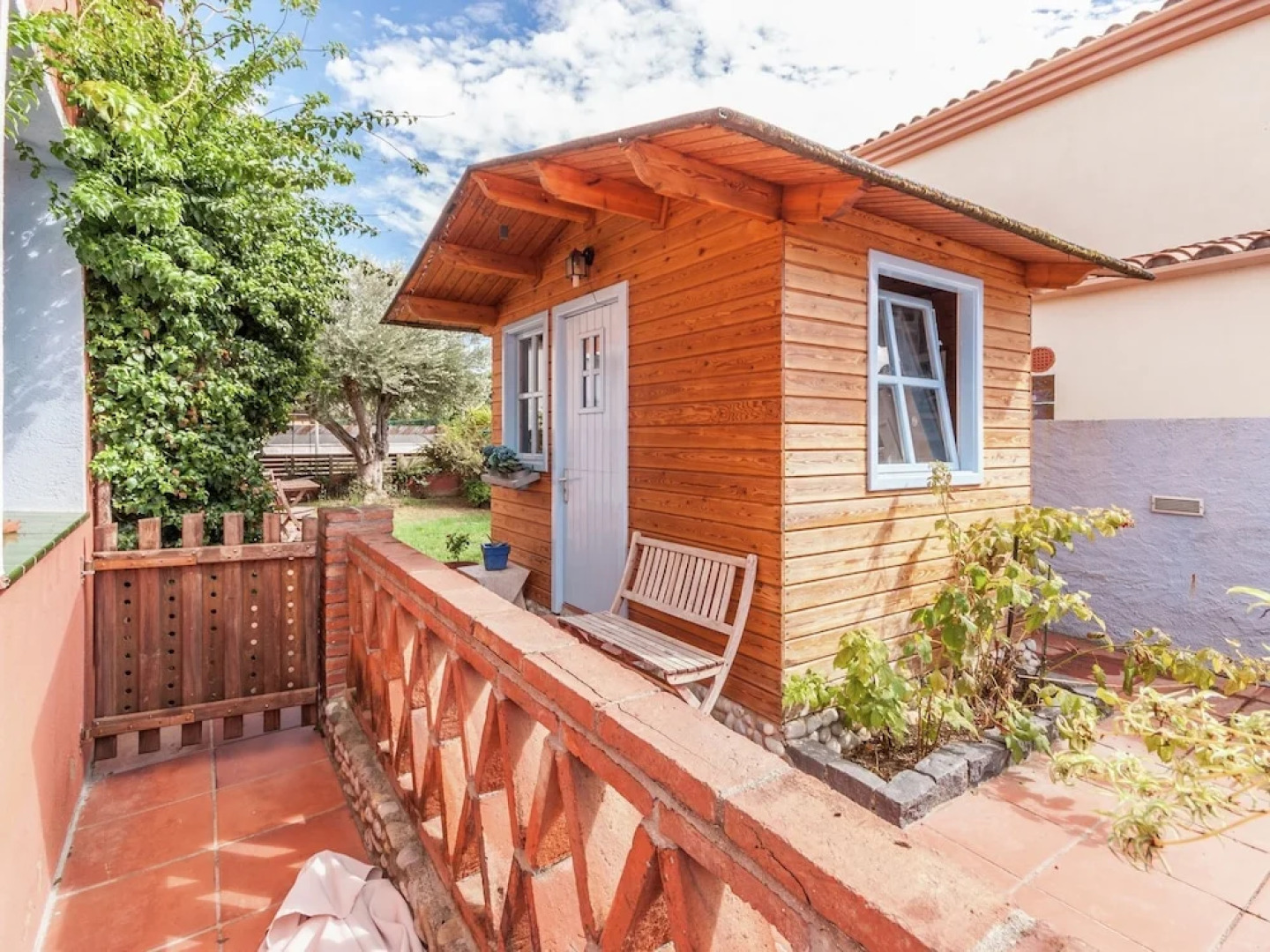 Luring Holiday Home in Girona With Swimming Pool