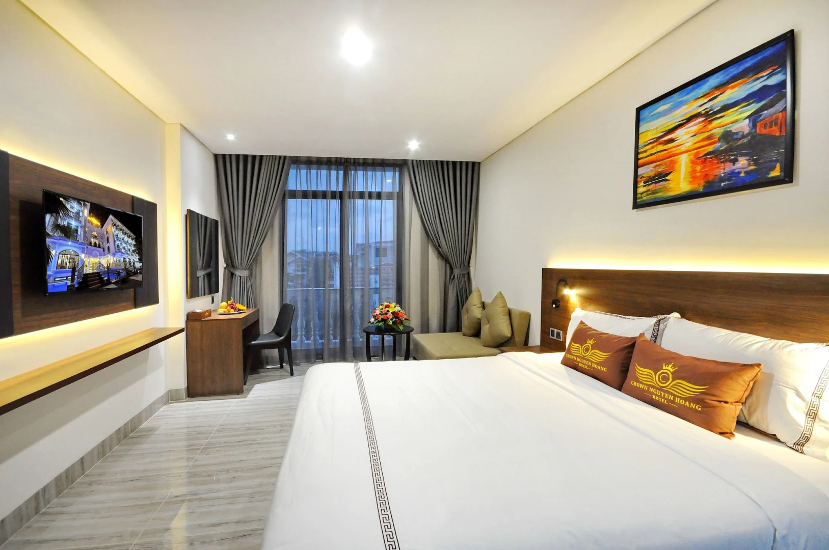 Crown Nguyen Hoang Hotel