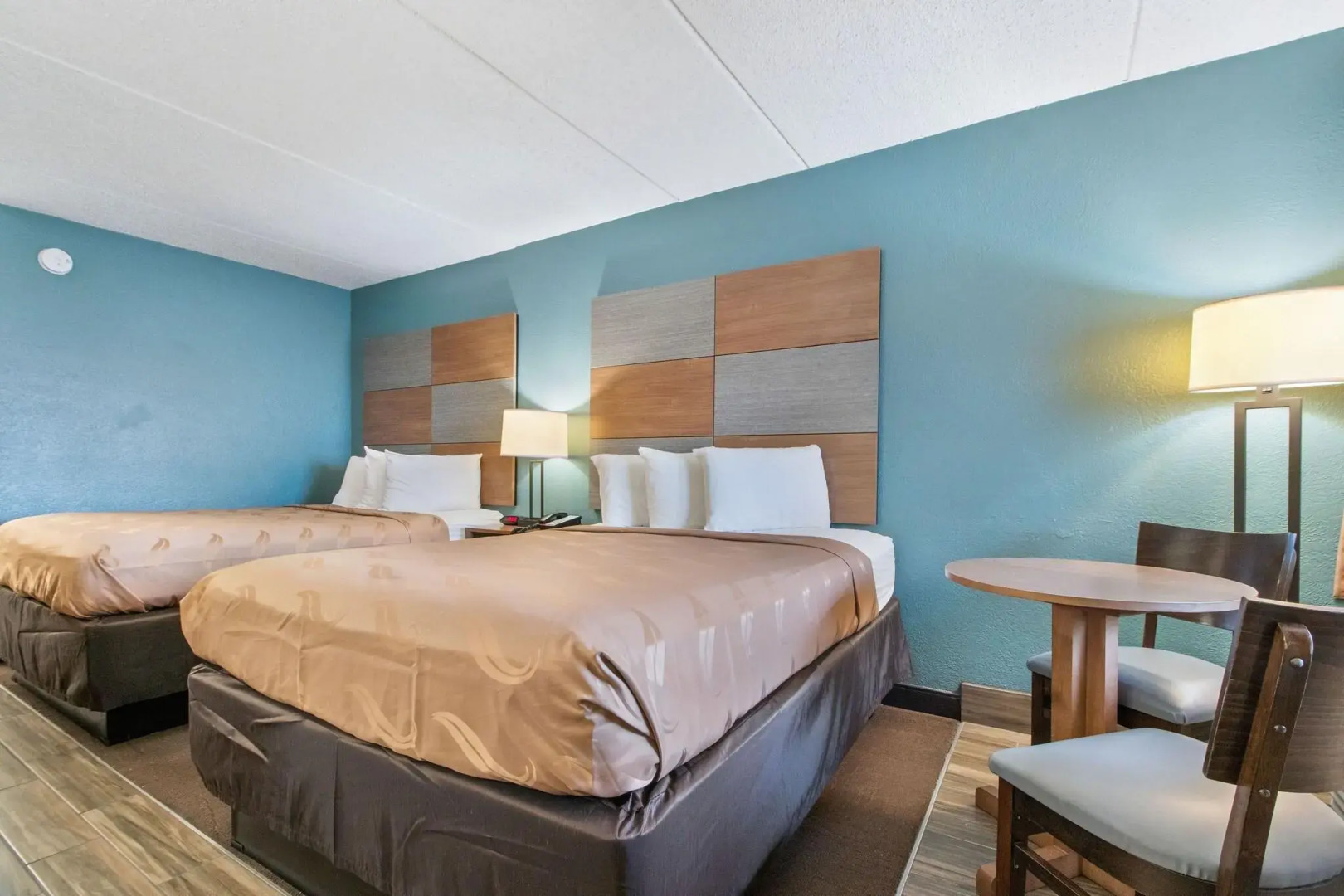 Clarion Pointe Galveston - Beachfront