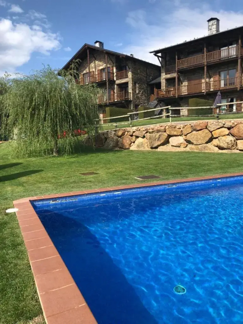 Duplex Bolvir con piscina y excelentes vistas