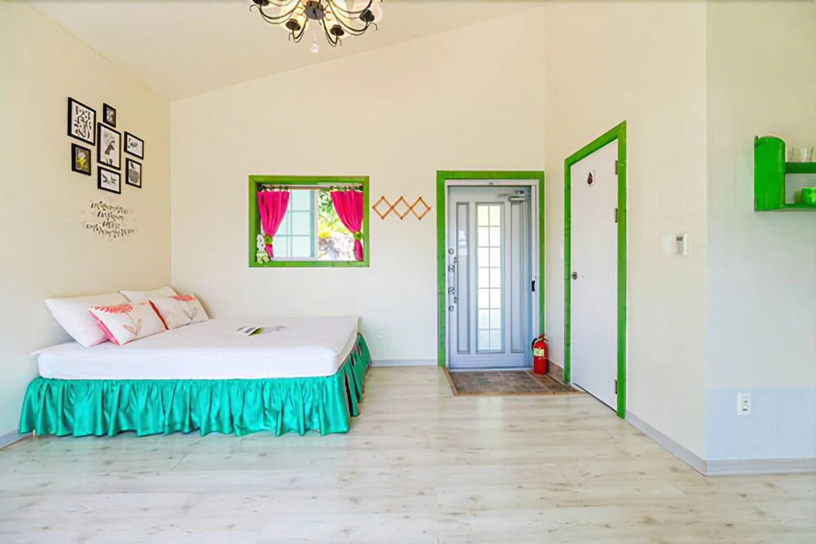 Goseong Sunshine Fullhouse Pension