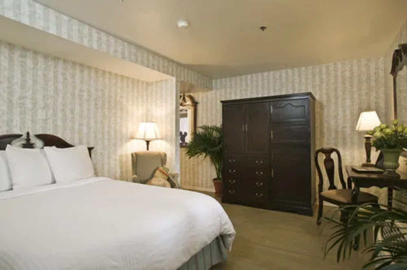 Carousel Inn and Suites