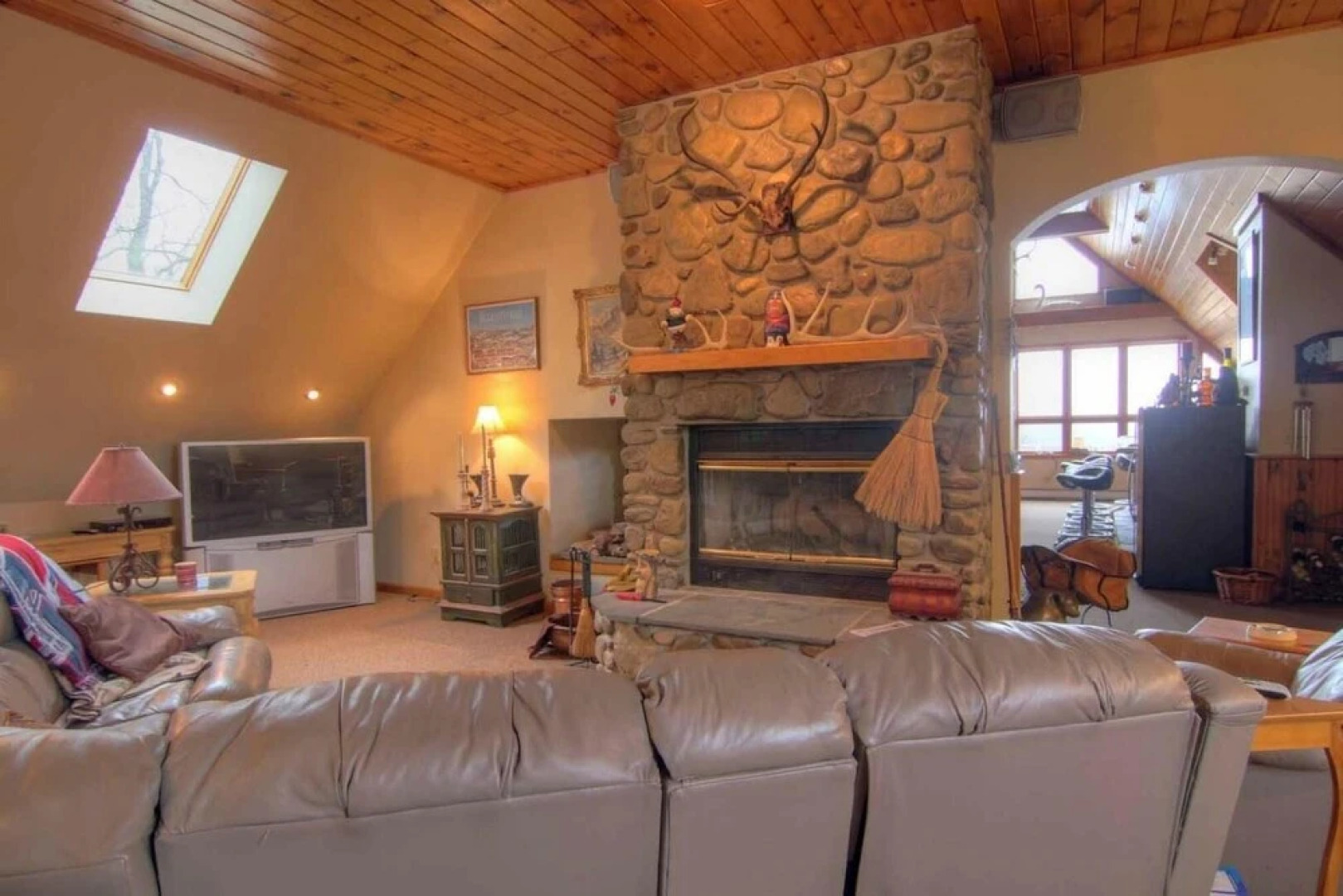 Hillside 5 Bedroom Home