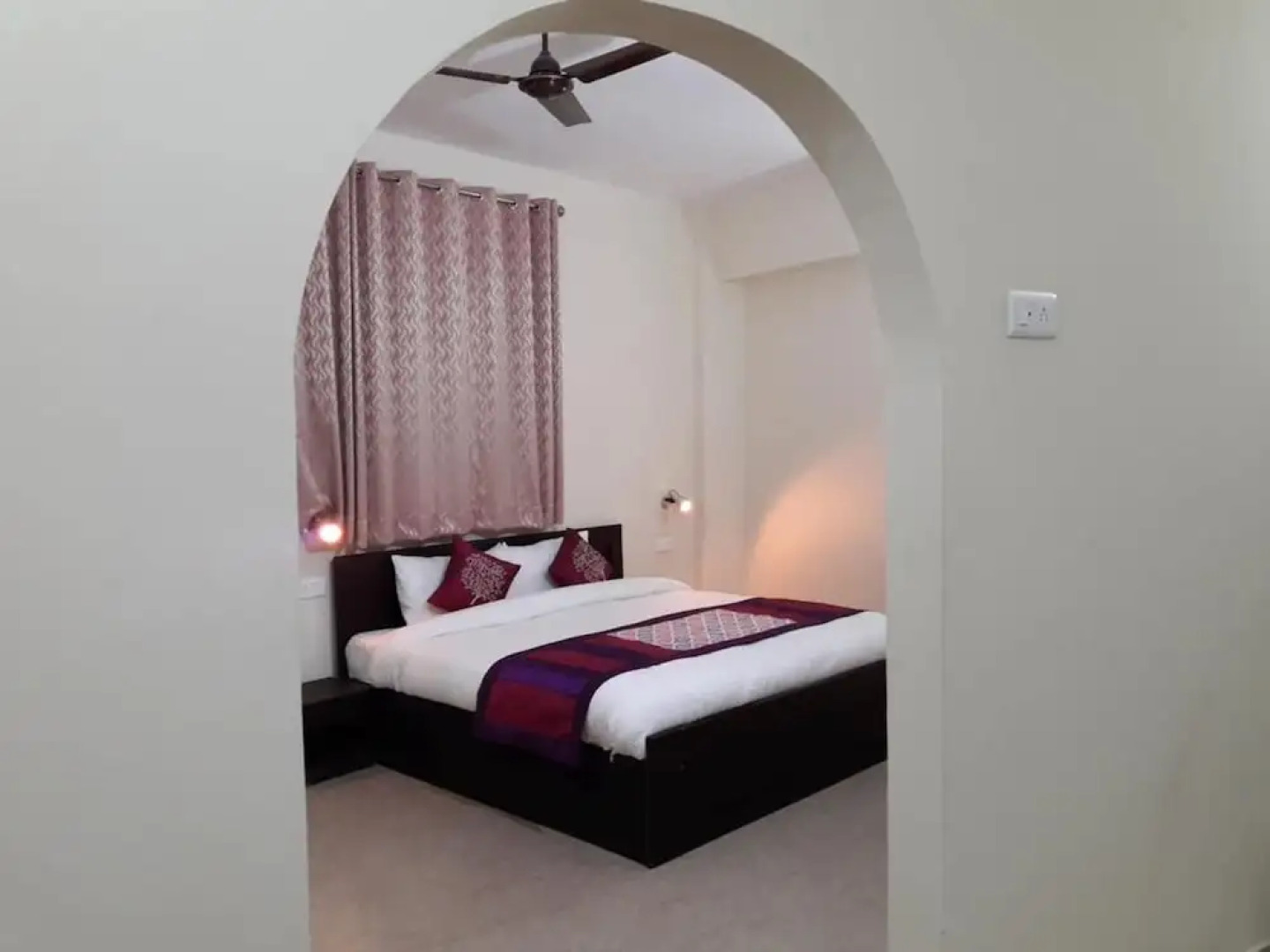 Hotel Avlokan - Near Kainchi Dham Mandir