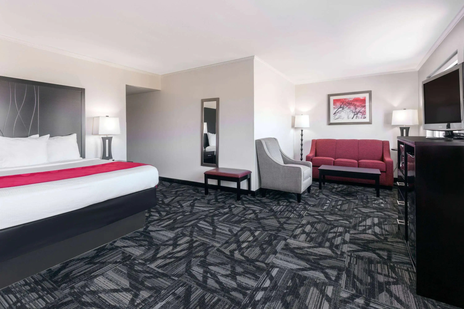 Ramada by Wyndham Tuscaloosa