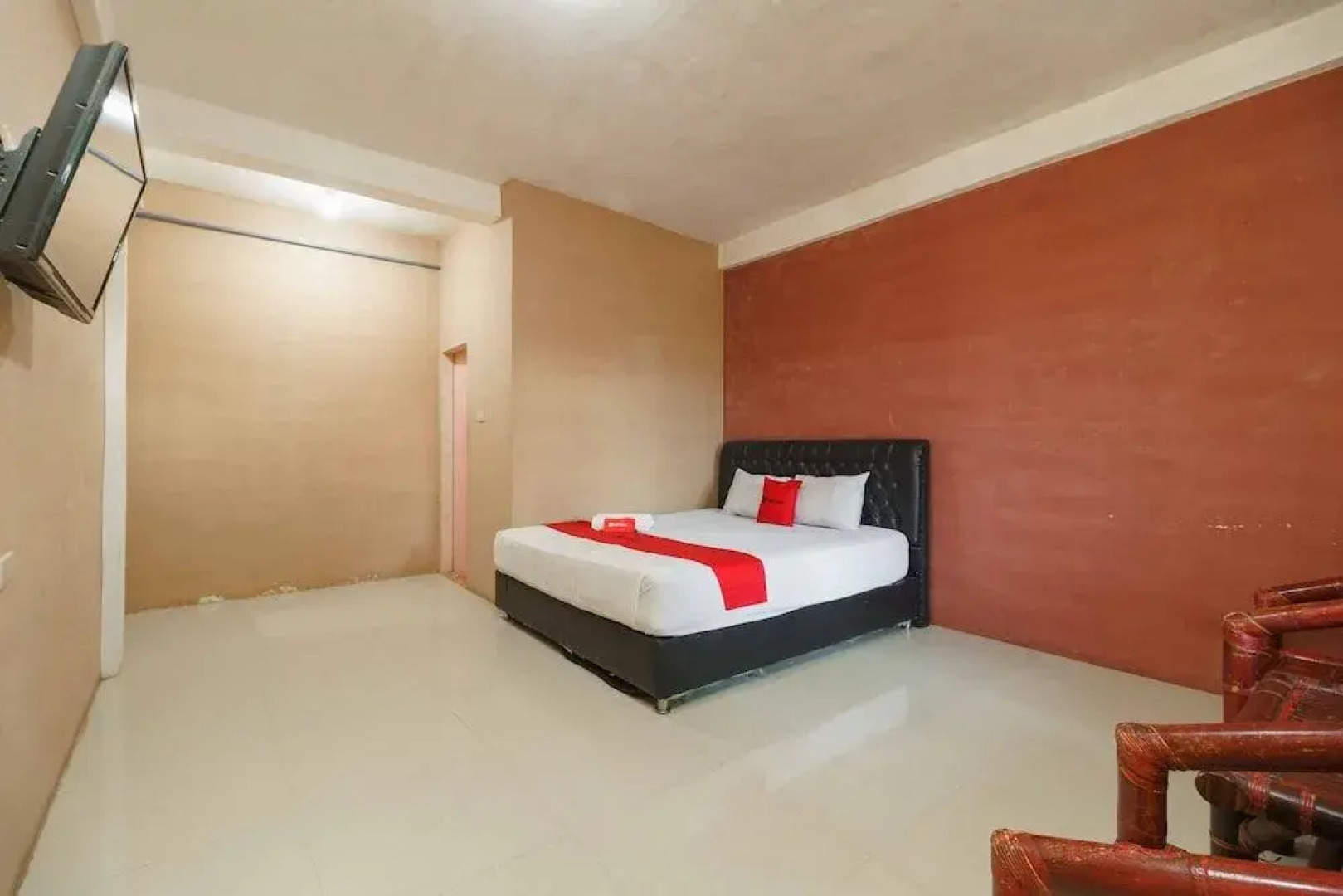 RedDoorz Syariah Hotel Enasti Berastagi