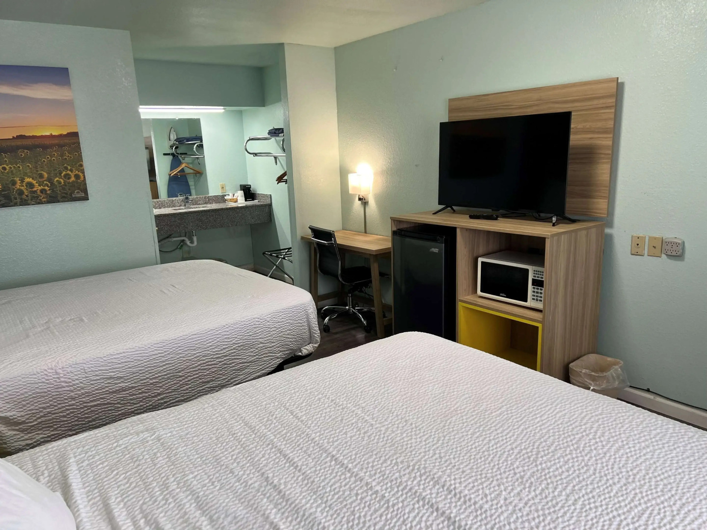 Days Inn by Wyndham Pratt