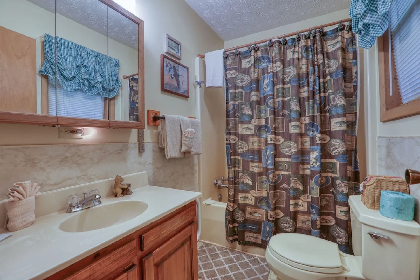 Whispering Creek - 2 Bedrooms, 1 Baths, Sleeps 6 Cabin by RedAwning