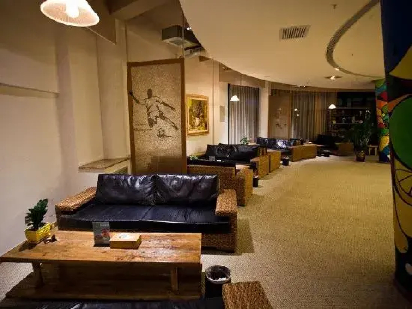 The Taibai Mountain Phoenix Spr Hotel