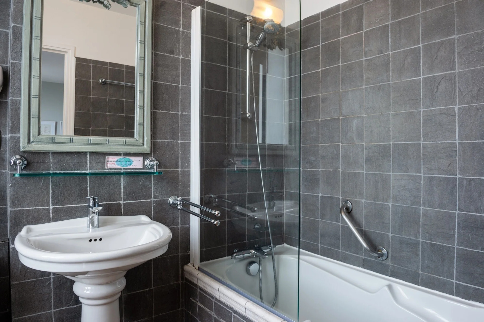 Hôtel Traiteur les Ormes, The Originals Relais