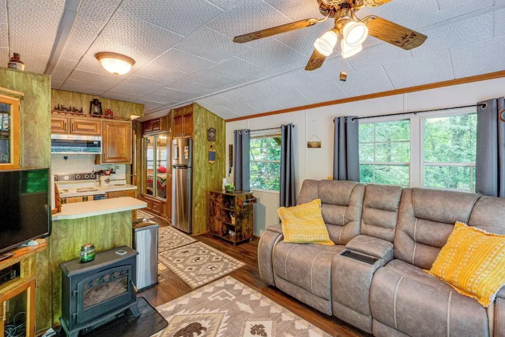 Hike, Swim, Ski & More: Pet-friendly Newland Home!
