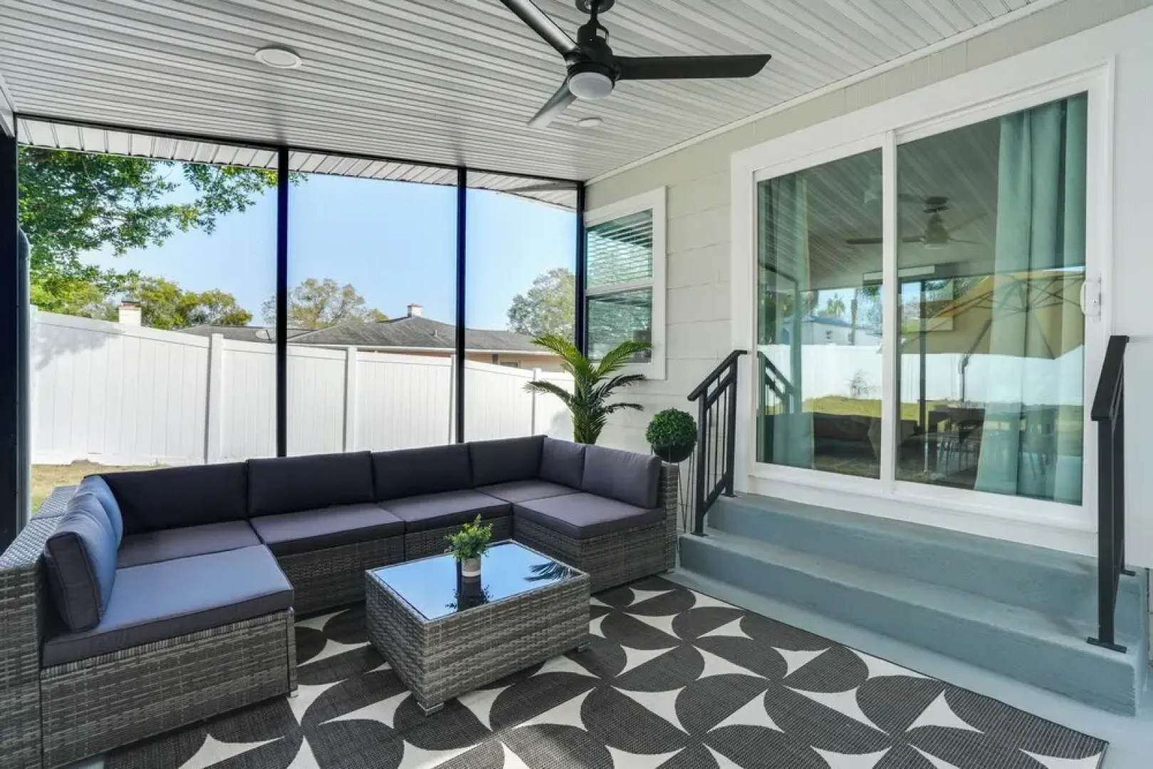 Mid-century Lakeland Home w/ Game Room!
