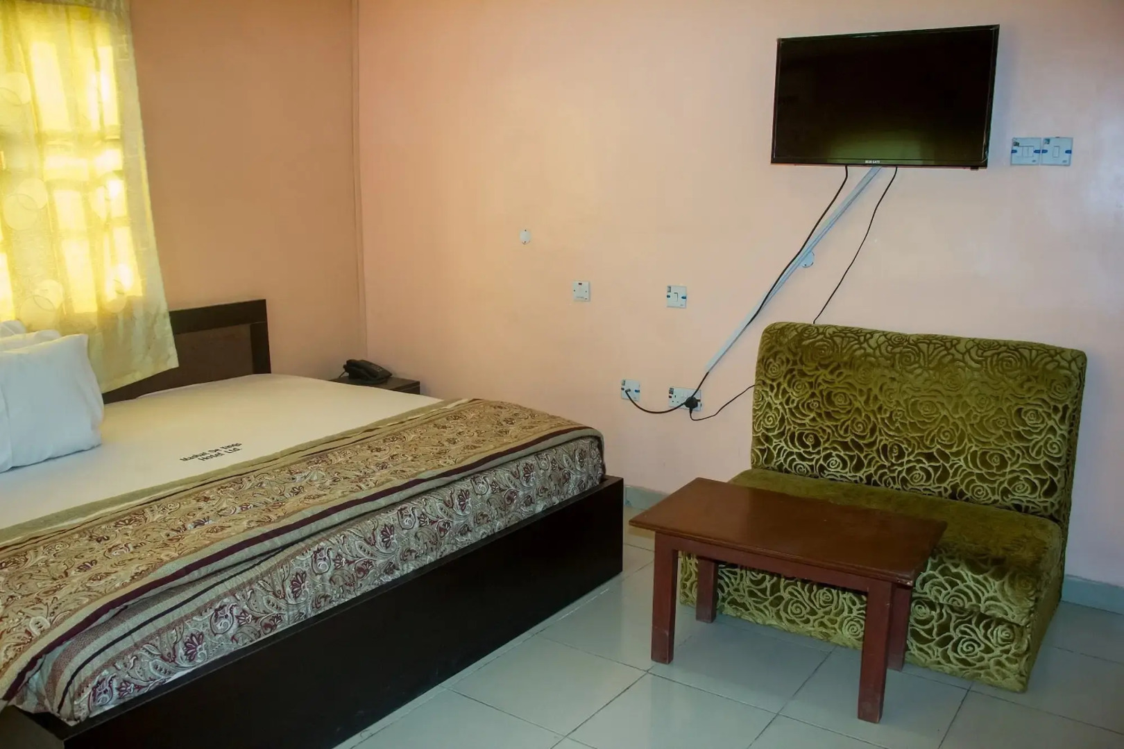 Masbat DeKings Hotel