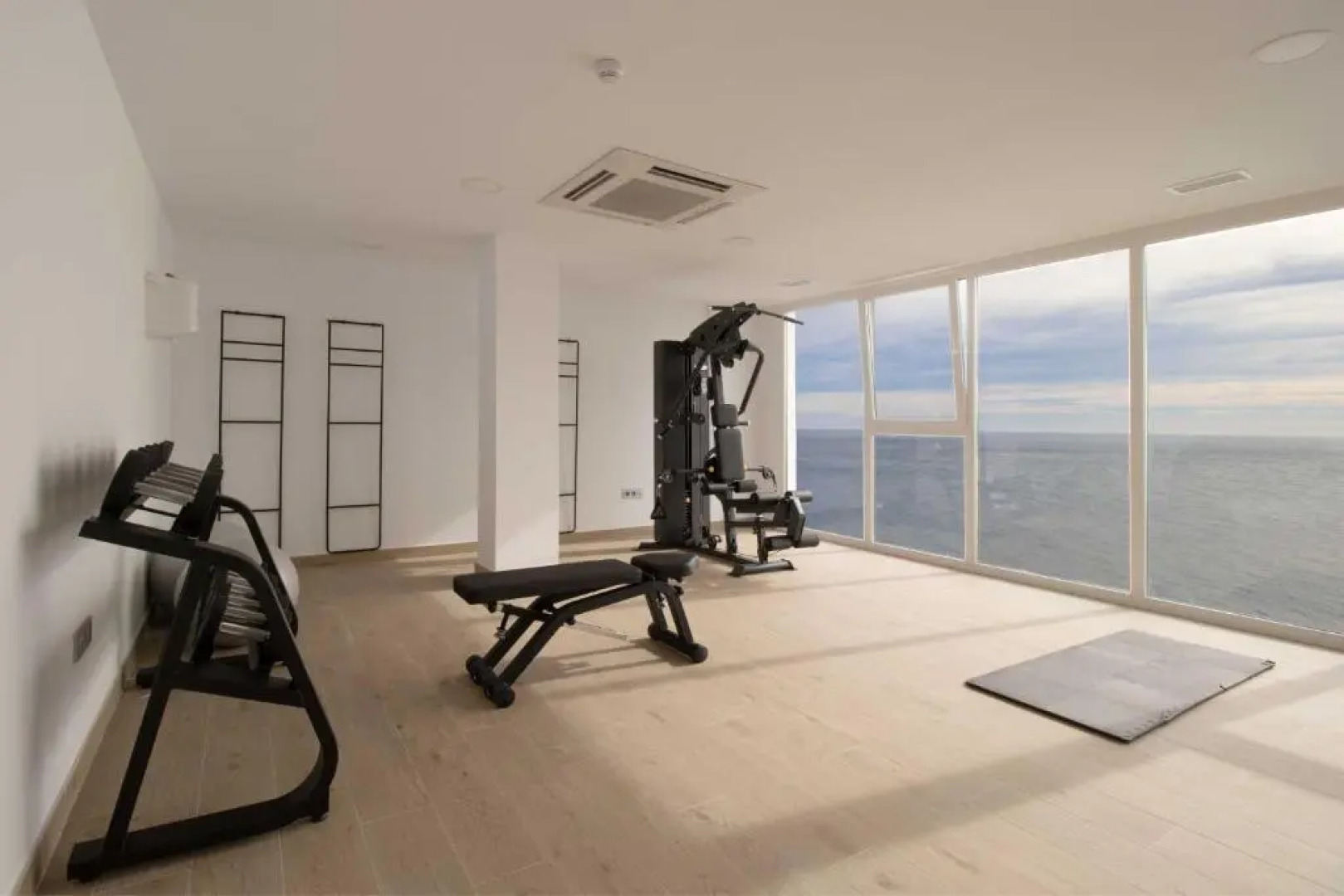 Bayview Hills, luxury 2 bedroom apartment