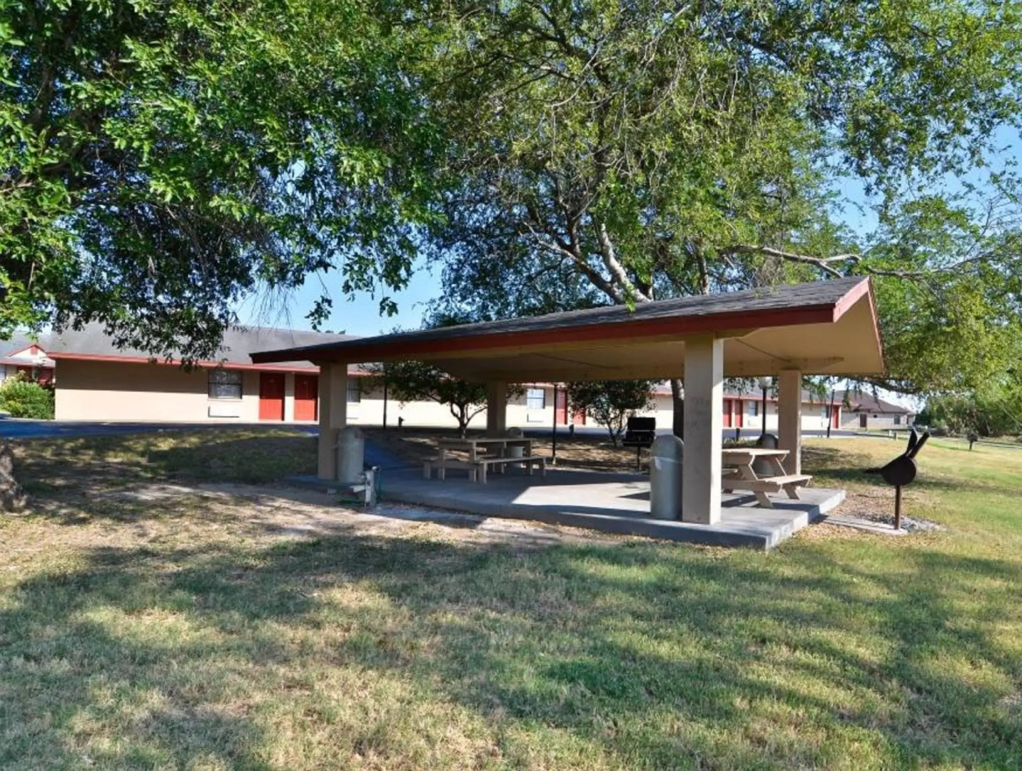 Best Western Inn by the Lake