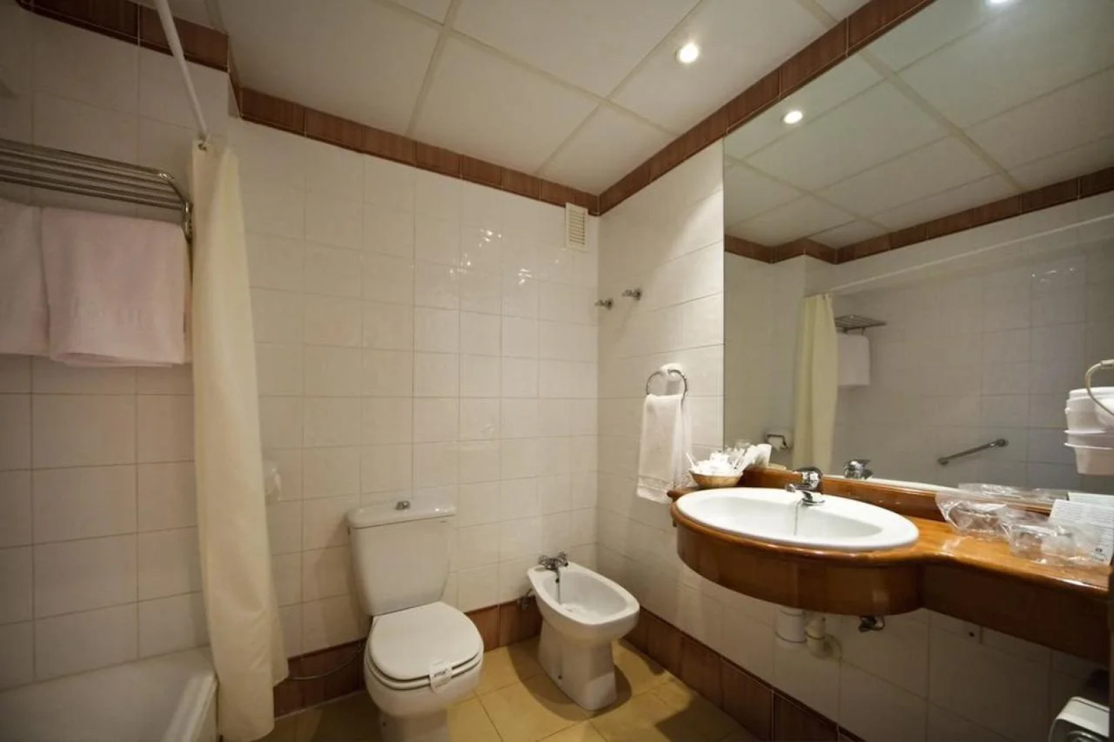 Intelier Orange Hotel