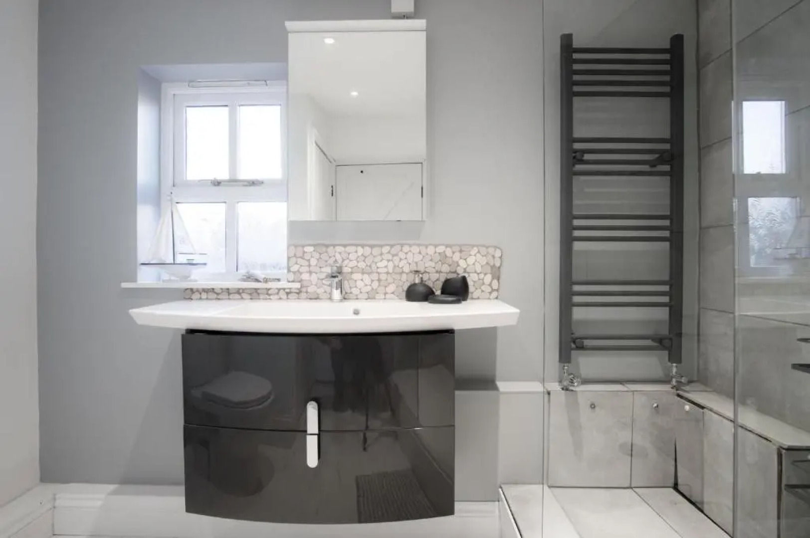 The Old Stables - 3 Bedroom Cottage - Angle