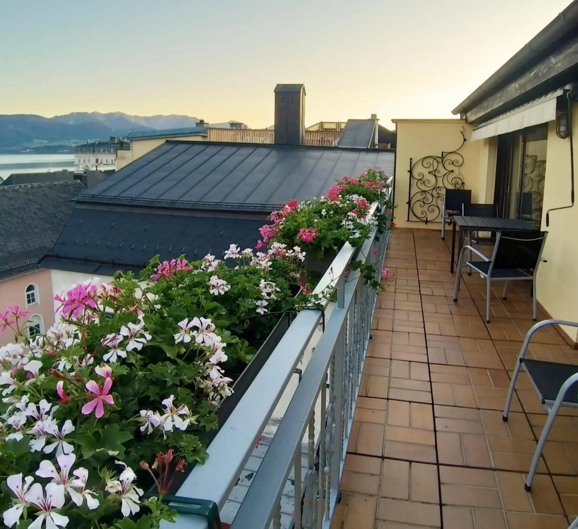 Atelier Apartment with Traunsee Lake view