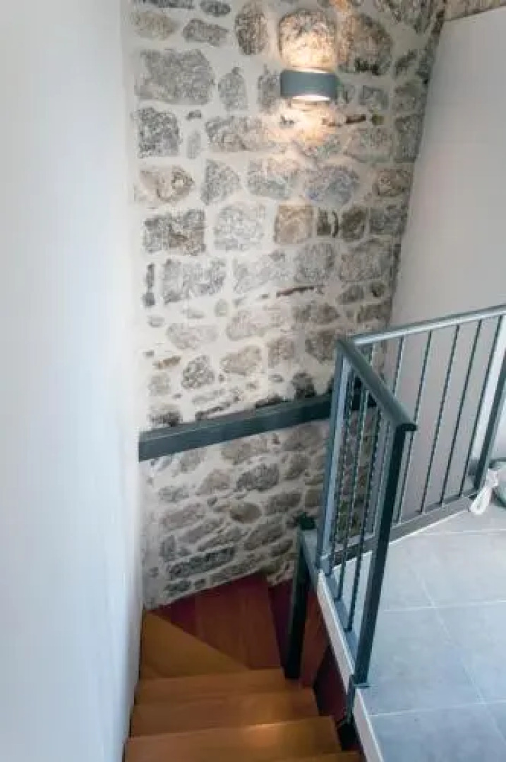 Sunny Port Apartment & Rooms