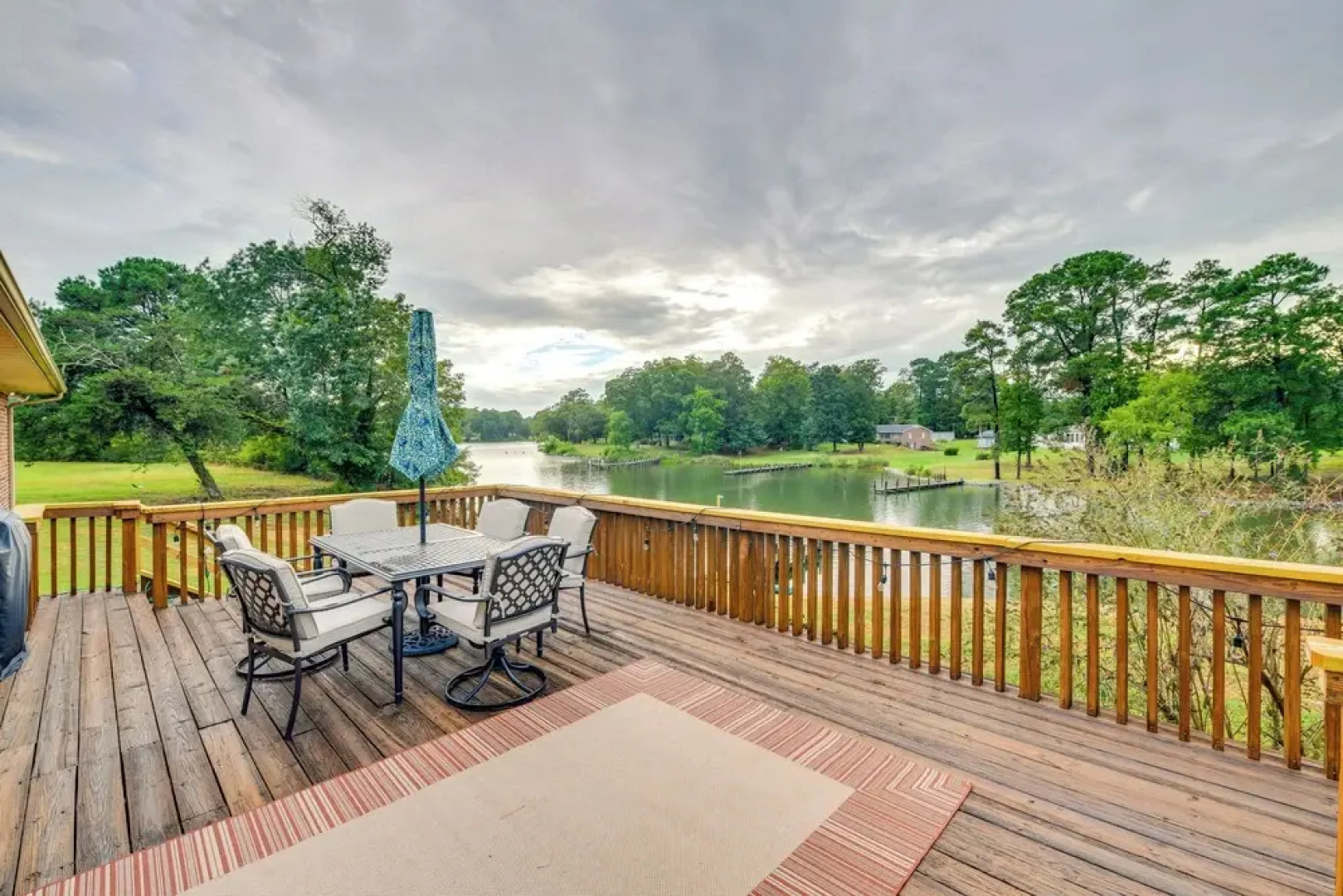 Riverfront Virginia Home - Dock, Fire Pit & Kayaks
