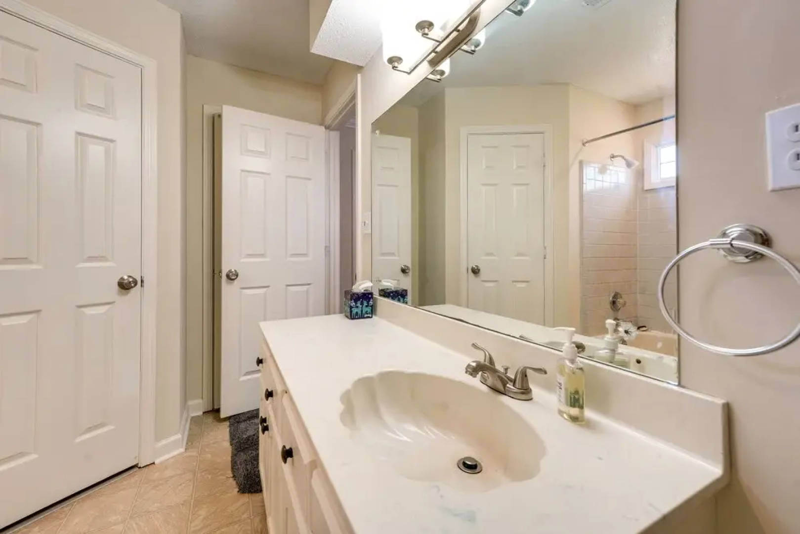 Southaven Vacation Rental ~ 10 Mi to Graceland!